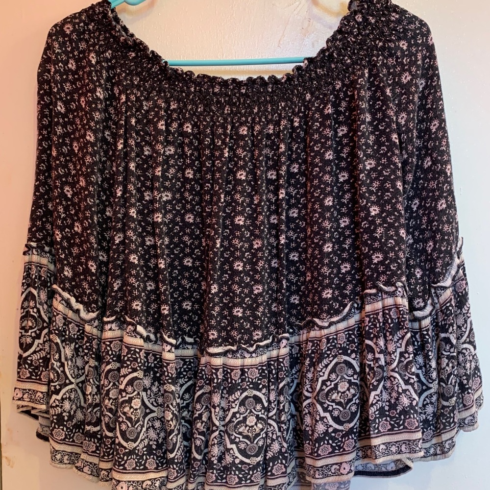 Off-the-shoulder BOHO AE top